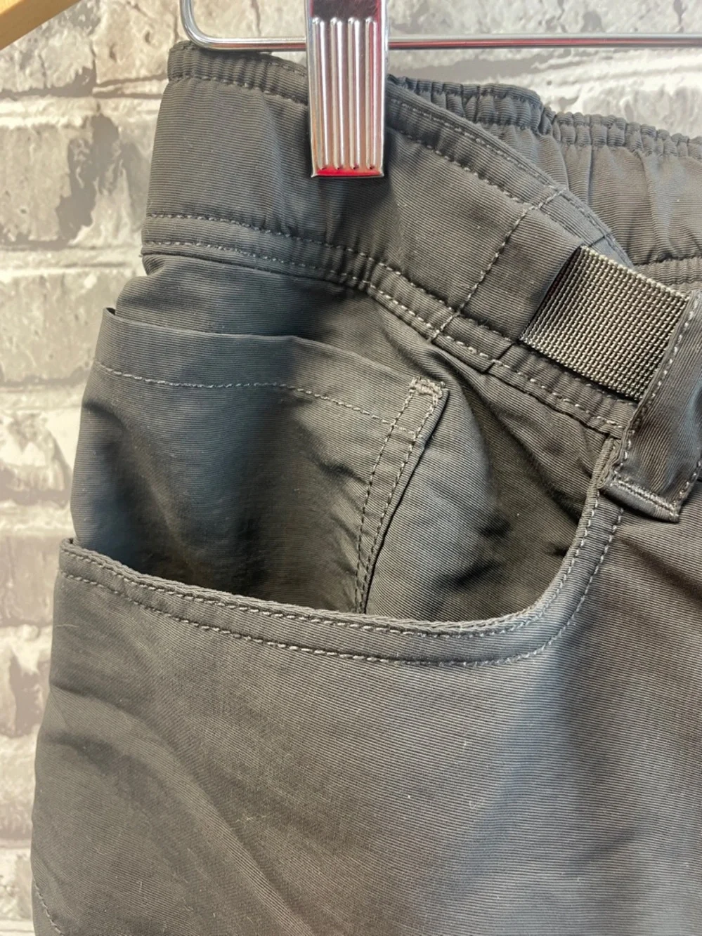 The North Face‎ Men's Dark Gray Cargo Shorts with Web Belt